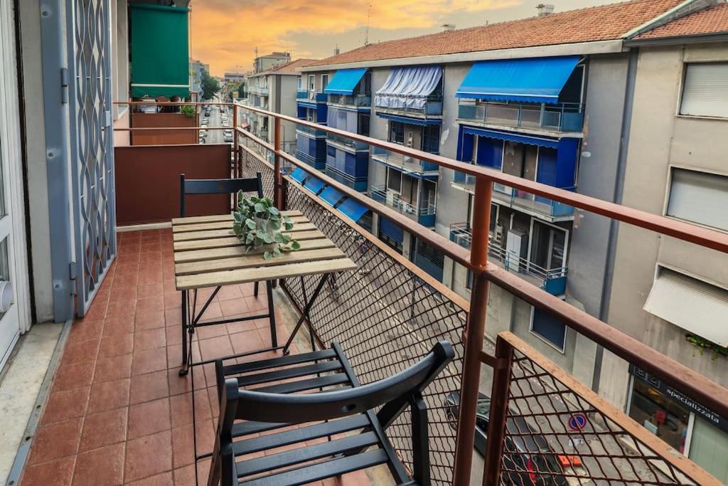 Primopiano - Astico Lägenhet Milano Exteriör bild
